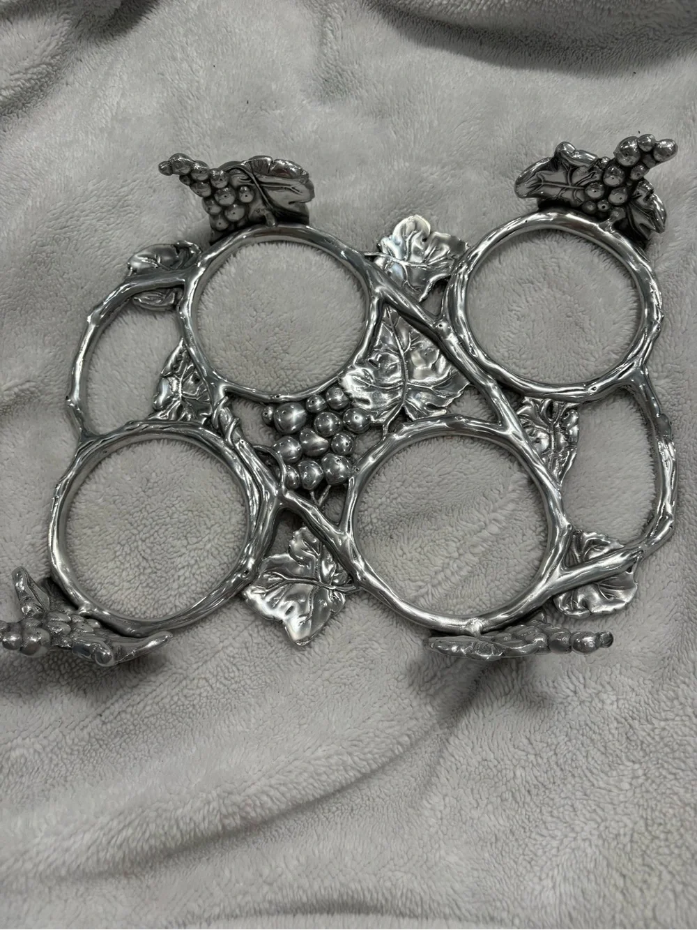 Vintage Cast Aluminum 4-Ring Wine Bottle Holder Rack Grape Trivet